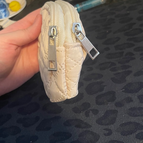 Small Cream Quilted Women's Wallet - Picture 3 of 4